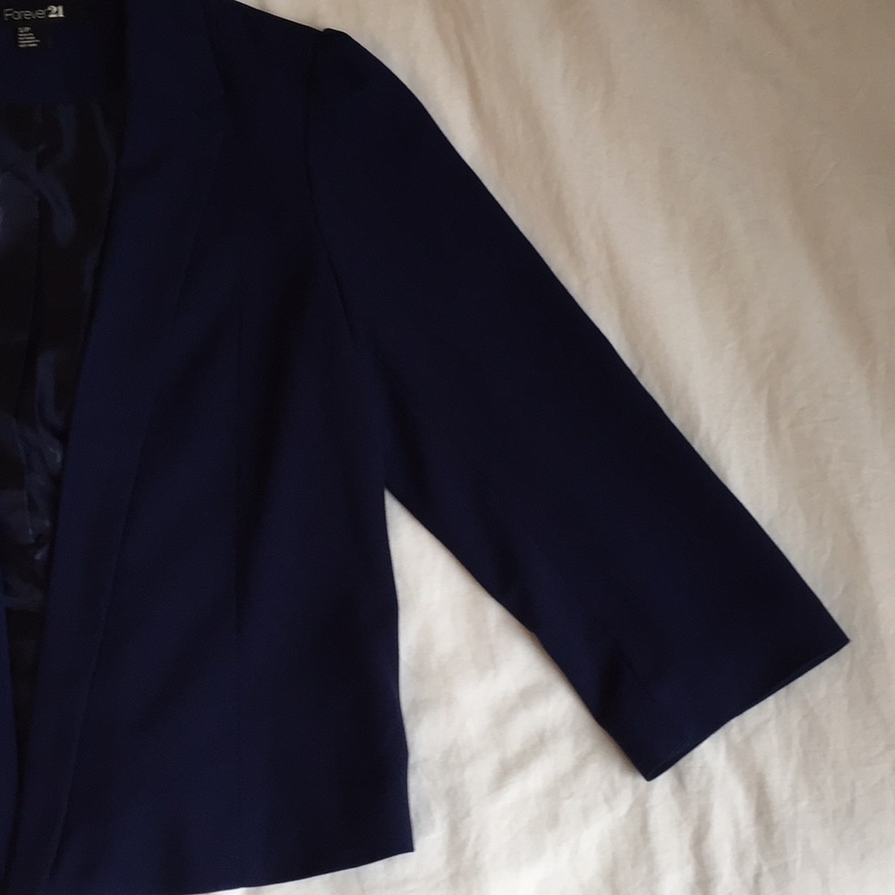 Blazer - Picture 4 of 4
